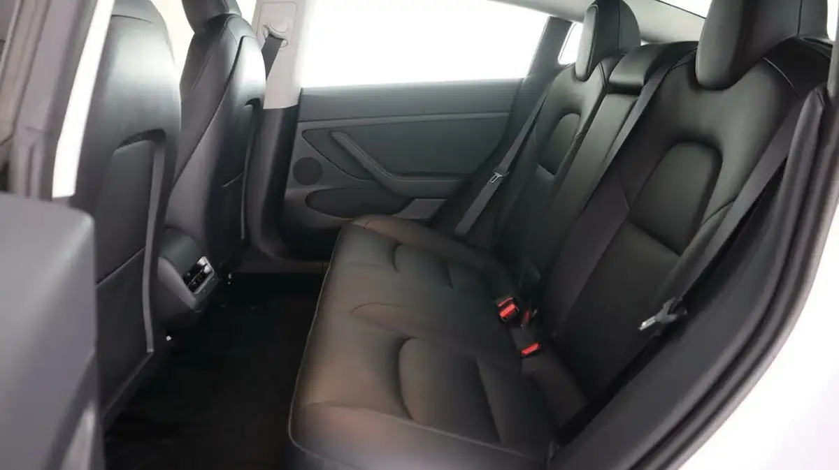 2021-tesla-model-3-e-long-range-4x4-big-16