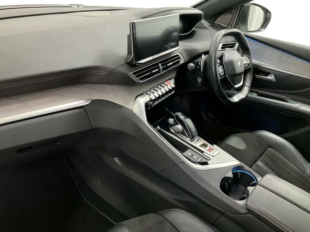 2022-peugeot-5008-suv-12-puretech-gt-premium-big-5