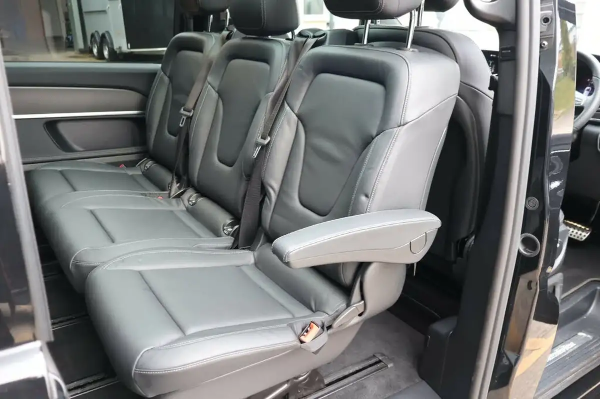 2023-mercedes-benz-v-class-20d-v220d-amg-line-long-big-13
