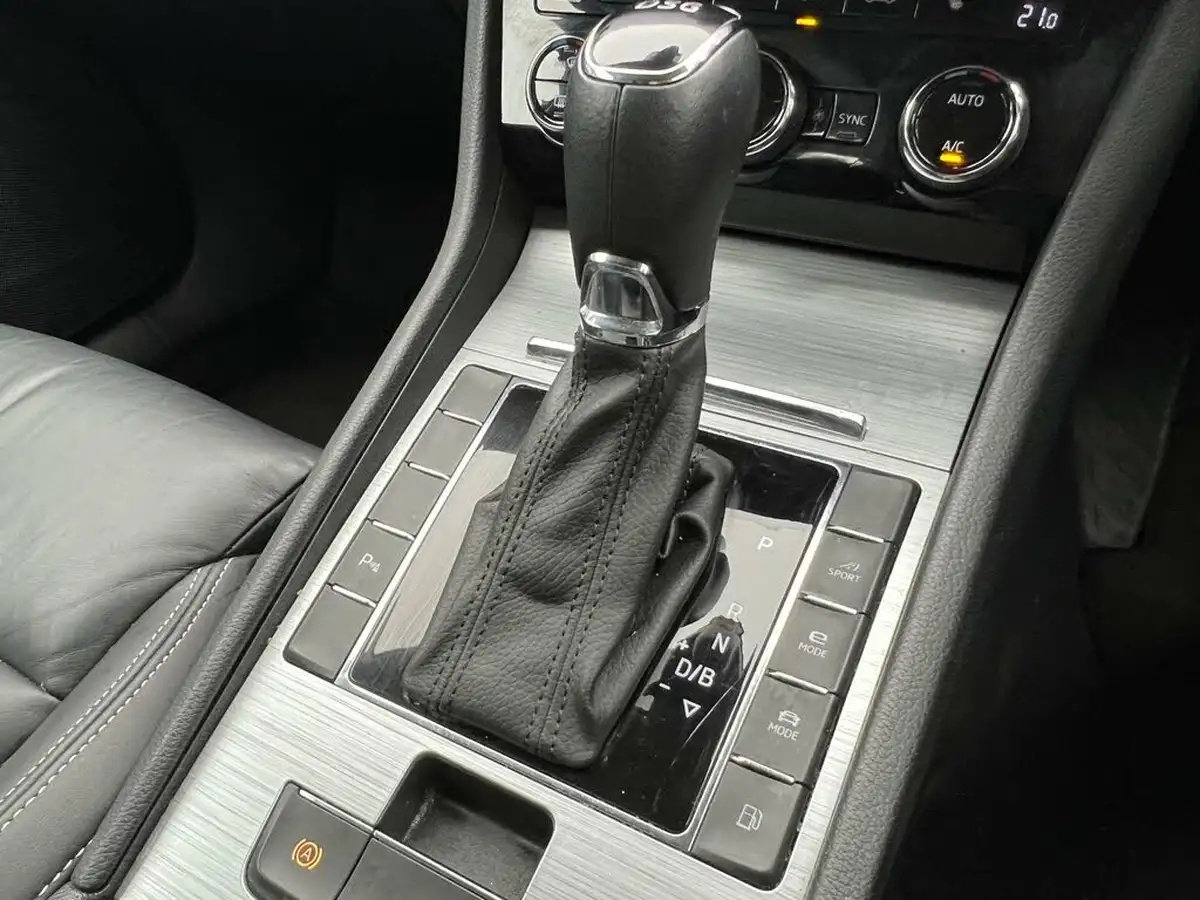 2021-skoda-superb-14-tsi-se-technology-156ps-estate-big-37