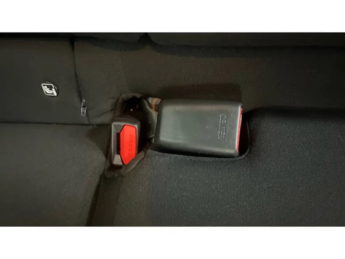 2024-hyundai-i20-10-t-gdi-premium-dct-big-16