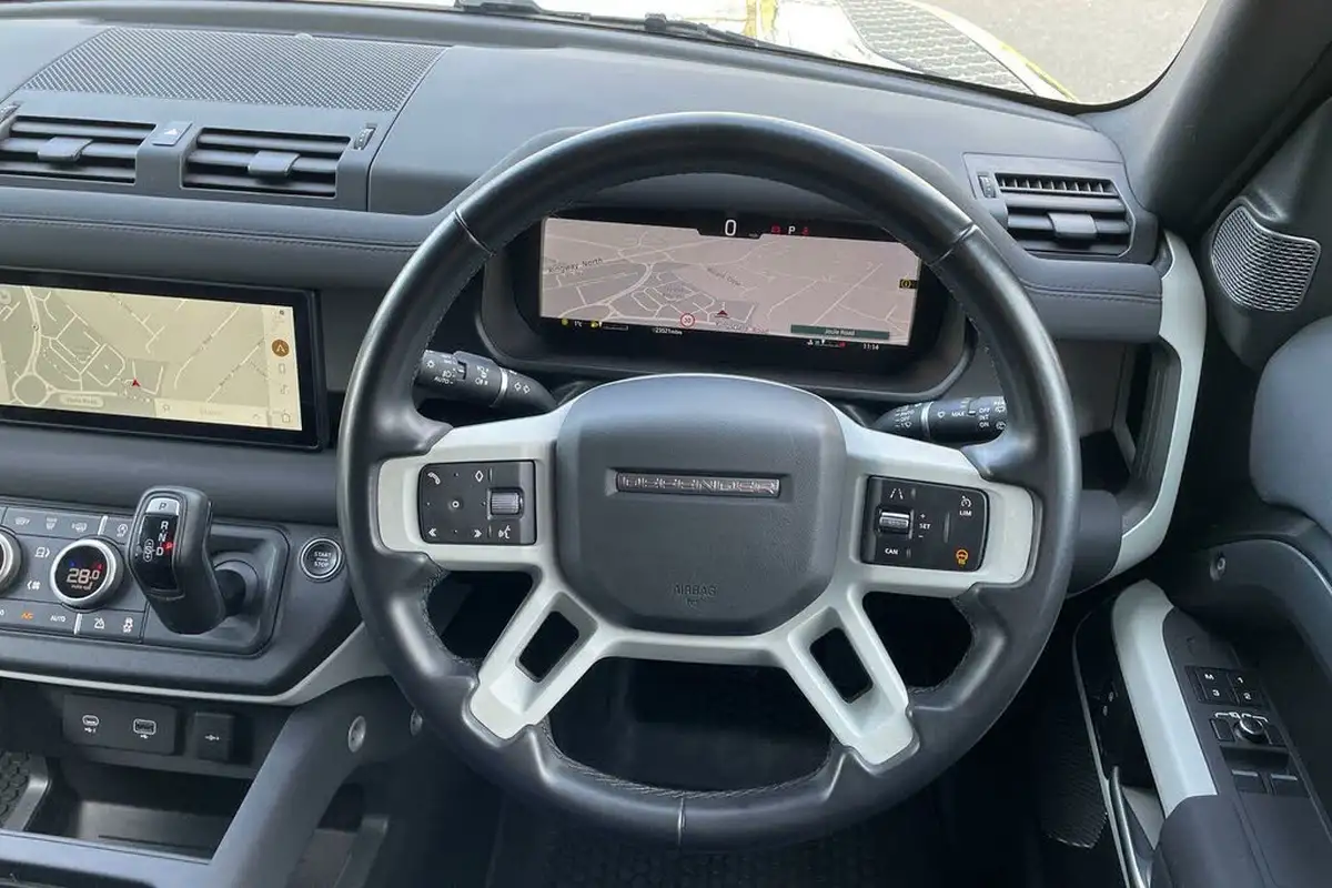2023-land-rover-90-defender-30-d250-hard-top-se-90-2997cc-big-10