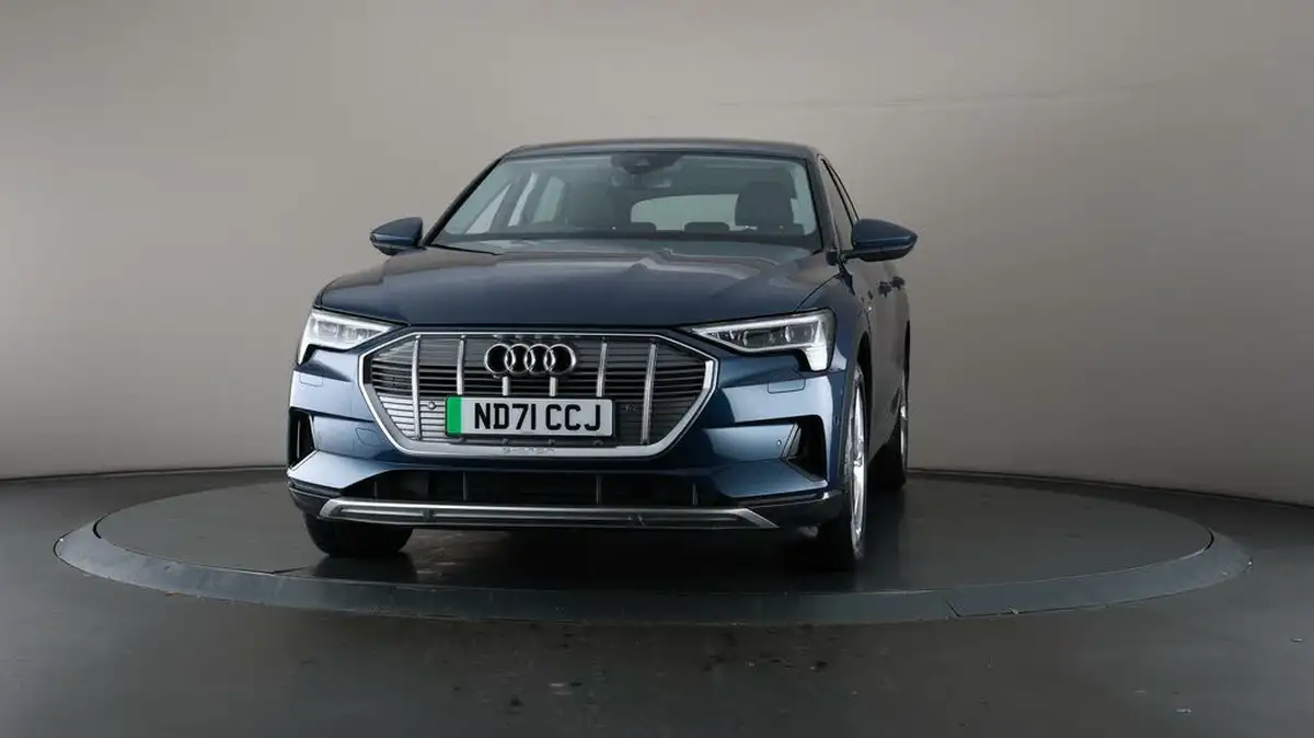 2021-audi-e-tron-50e-technik-station-wagon-big-41