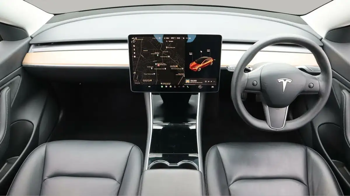 2020-tesla-model-3-e-long-range-big-13