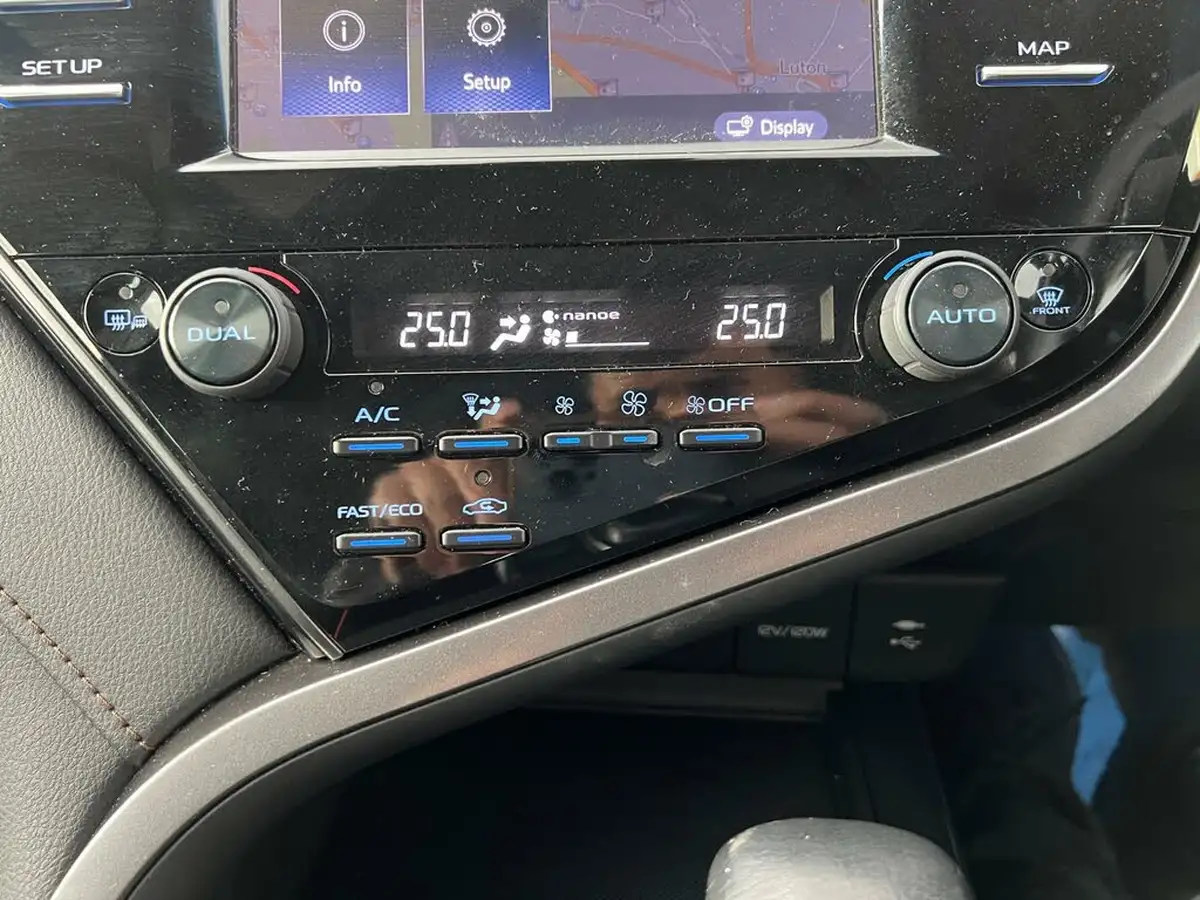 2020-toyota-camry-25-vvt-i-design-big-29