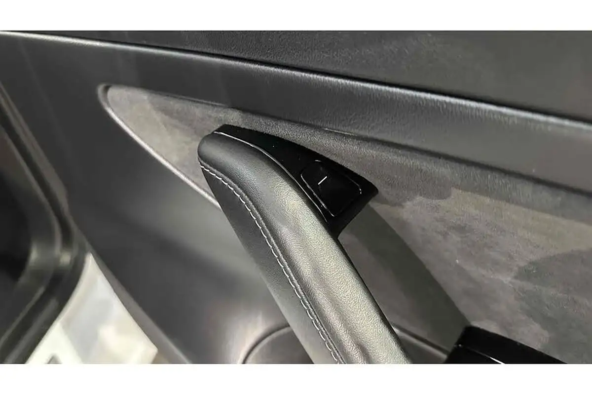 2020-tesla-model-3-e-standard-plus-big-28