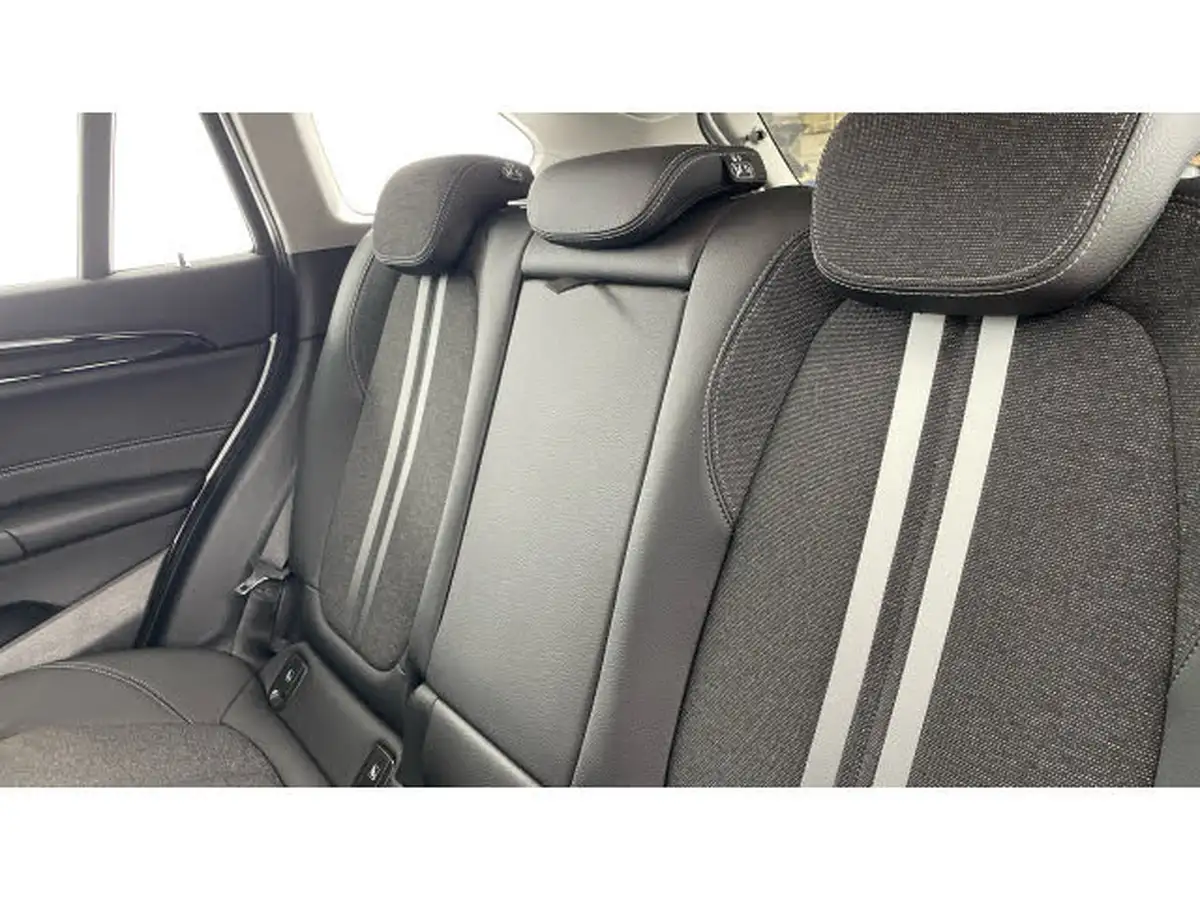 2021-bmw-x1-15-xdrive-25e-phev-sport-big-11