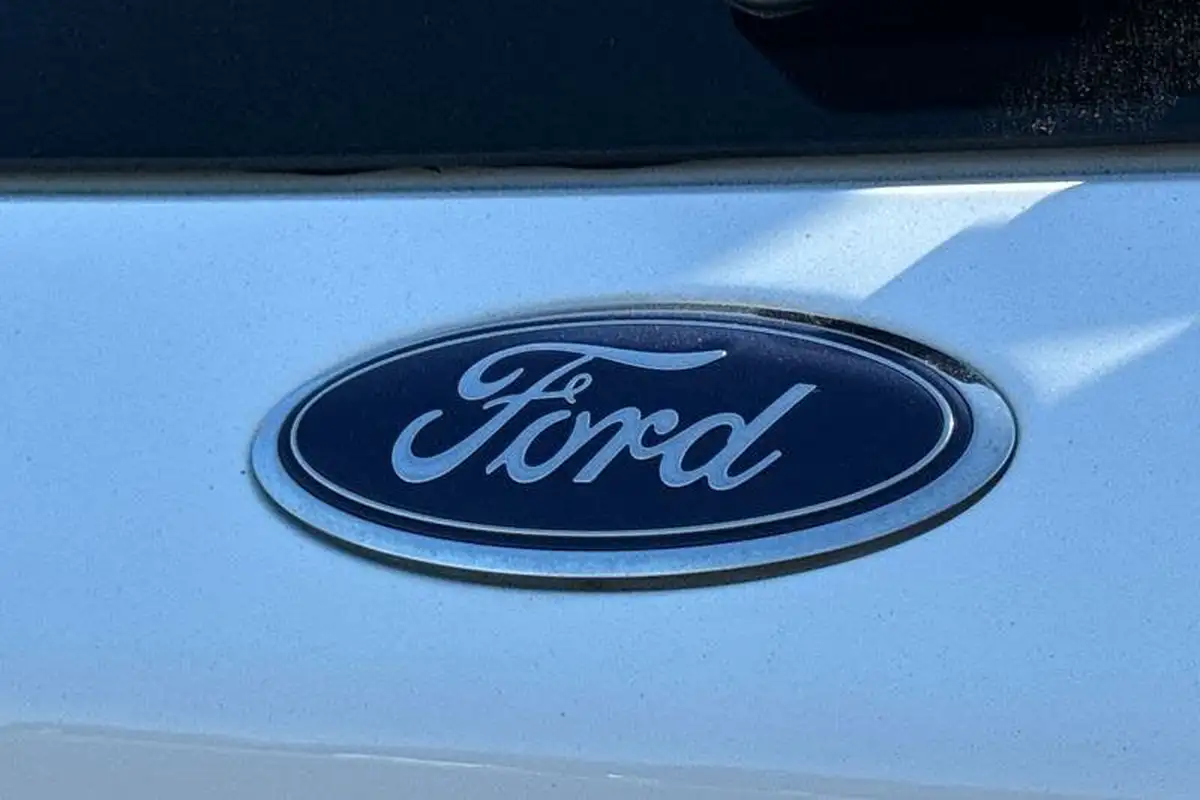 2022-ford-kuga-big-39