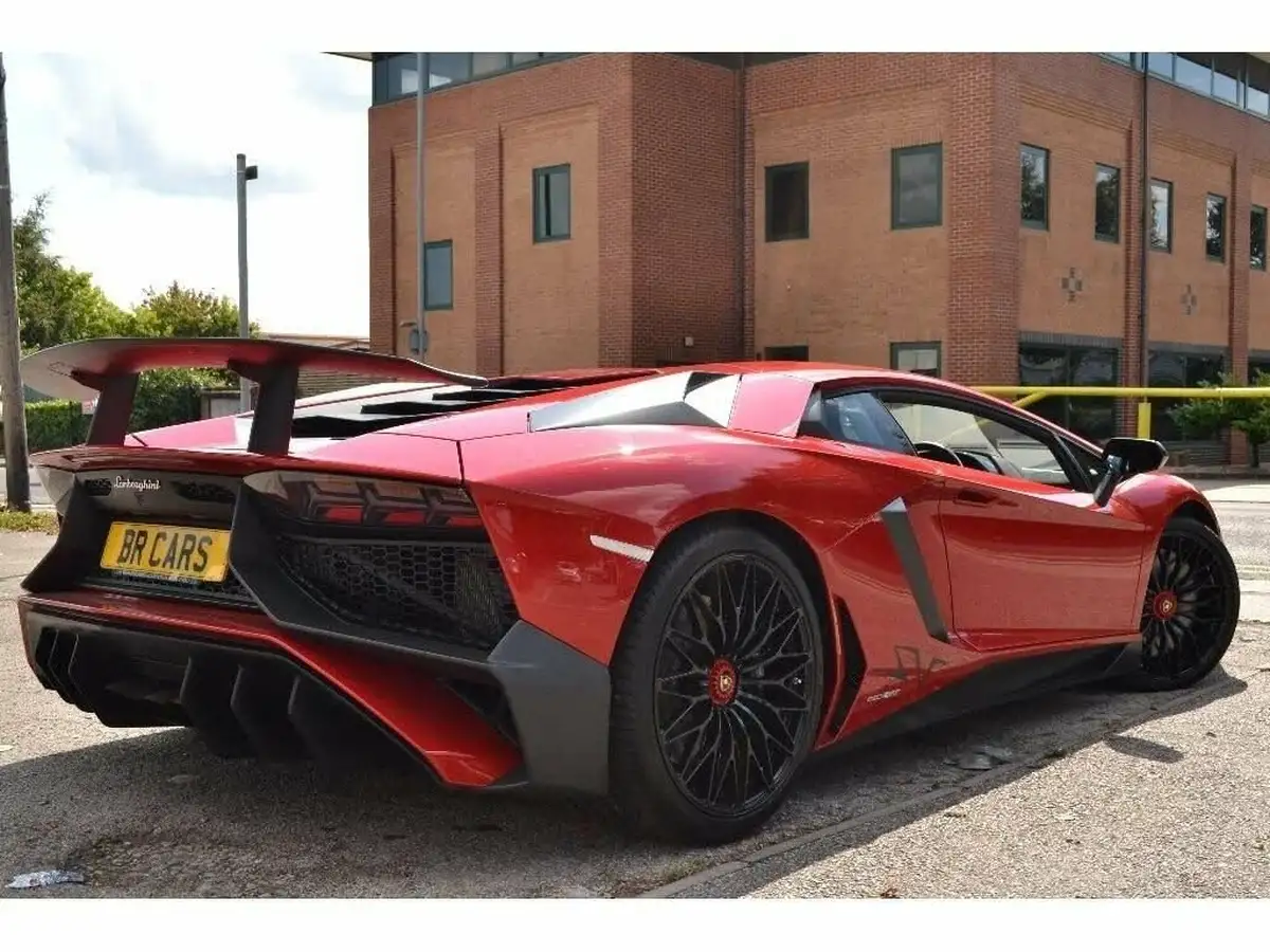 2015-lamborghini-aventador-65-lp-750-4-superveloce-big-9