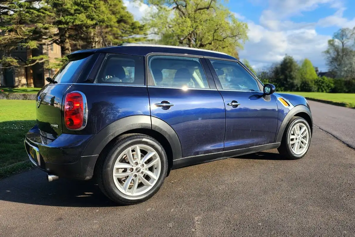 2012-mini-countryman-16-cooper-pepper-big-3