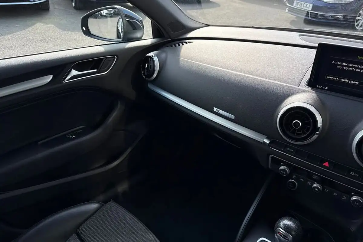 2017-audi-a3-15-tfsi-s-line-saloon-4d-tronic-big-18