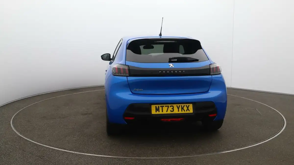 2023-peugeot-208-12-puretech-allure-premium-100ps-eat8-big-58