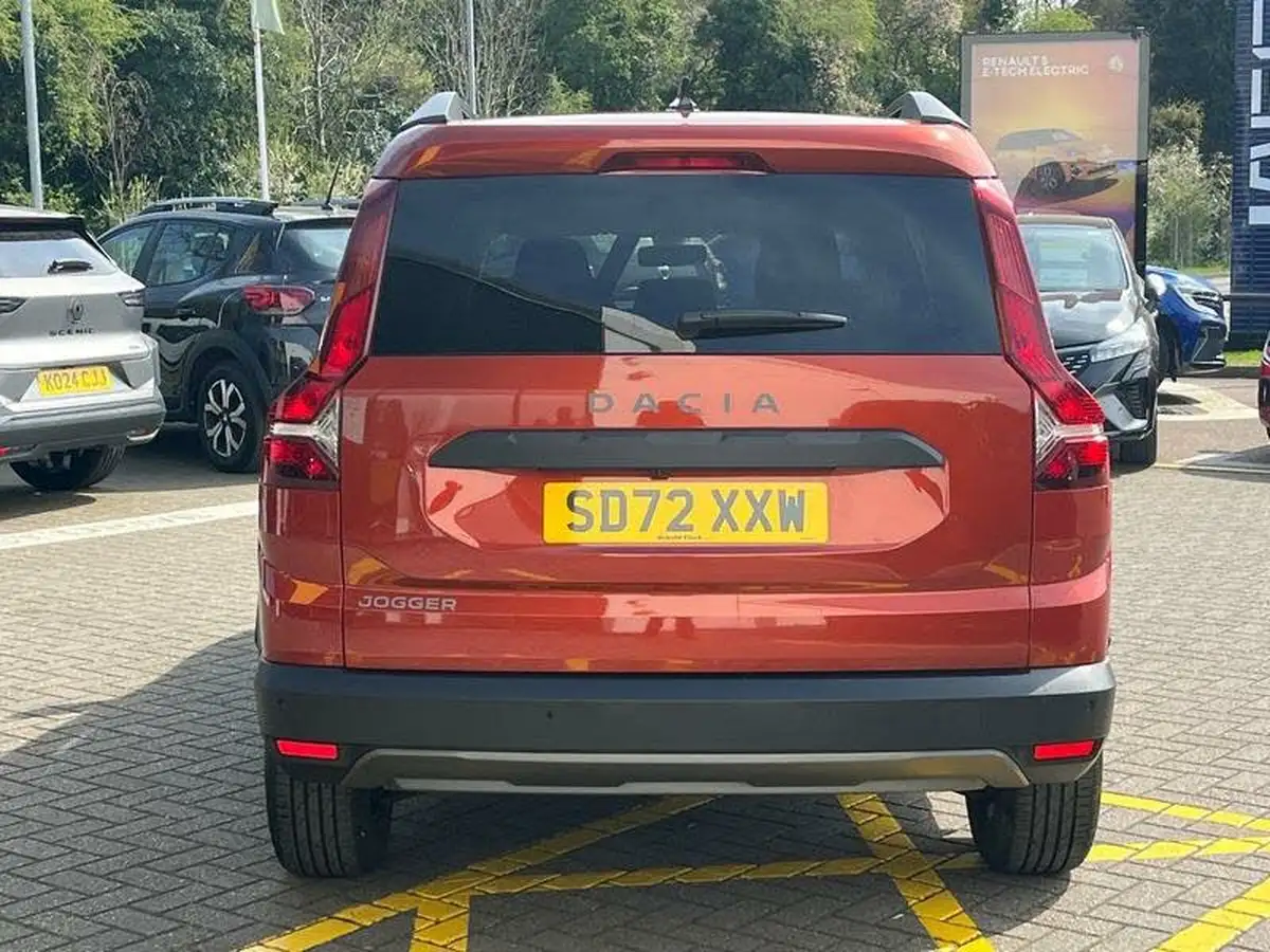 2022-dacia-jogger-10-tce-extreme-se-big-3