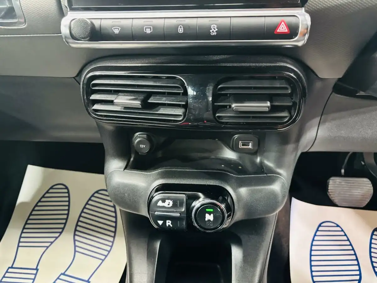 2015-citroen-c4-cactus-16d-feel-big-13