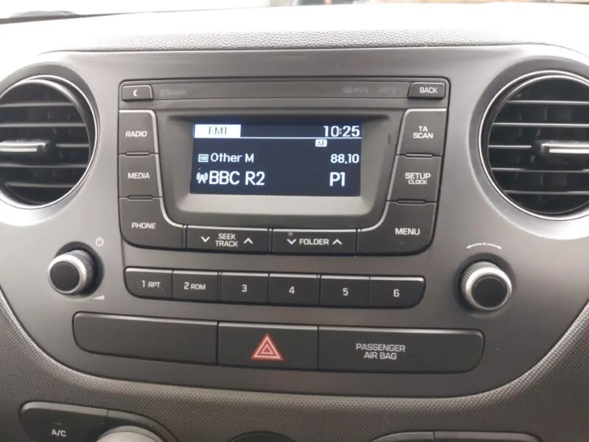 2020-hyundai-i10-10-se-big-17