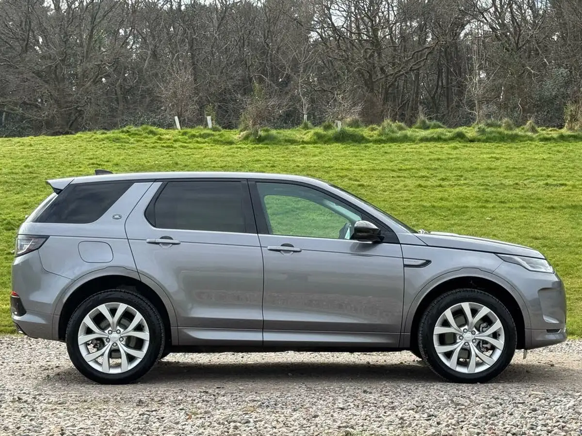 2022-land-rover-discovery-sport-15-p300e-r-dynamic-se-big-3