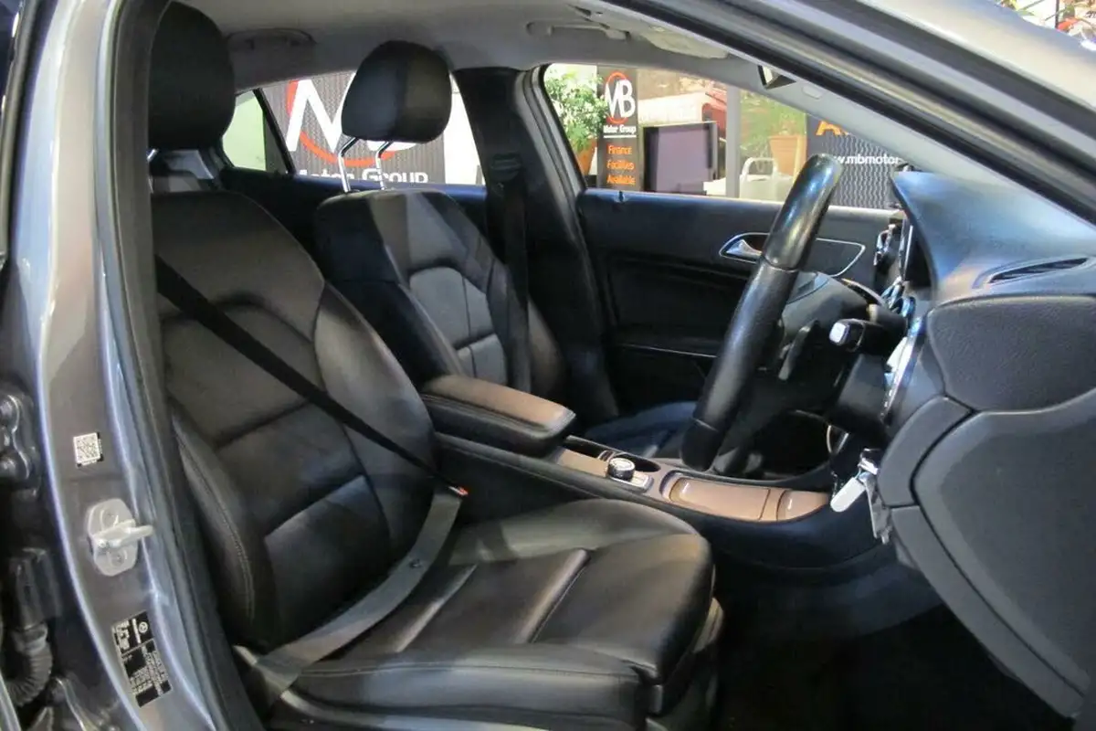 2016-mercedes-benz-gla-class-21d-gla-200d-sport-ss-7g-dct-big-17