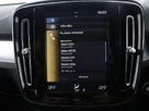 2020-volvo-xc40-15-t3-momentum-small-16