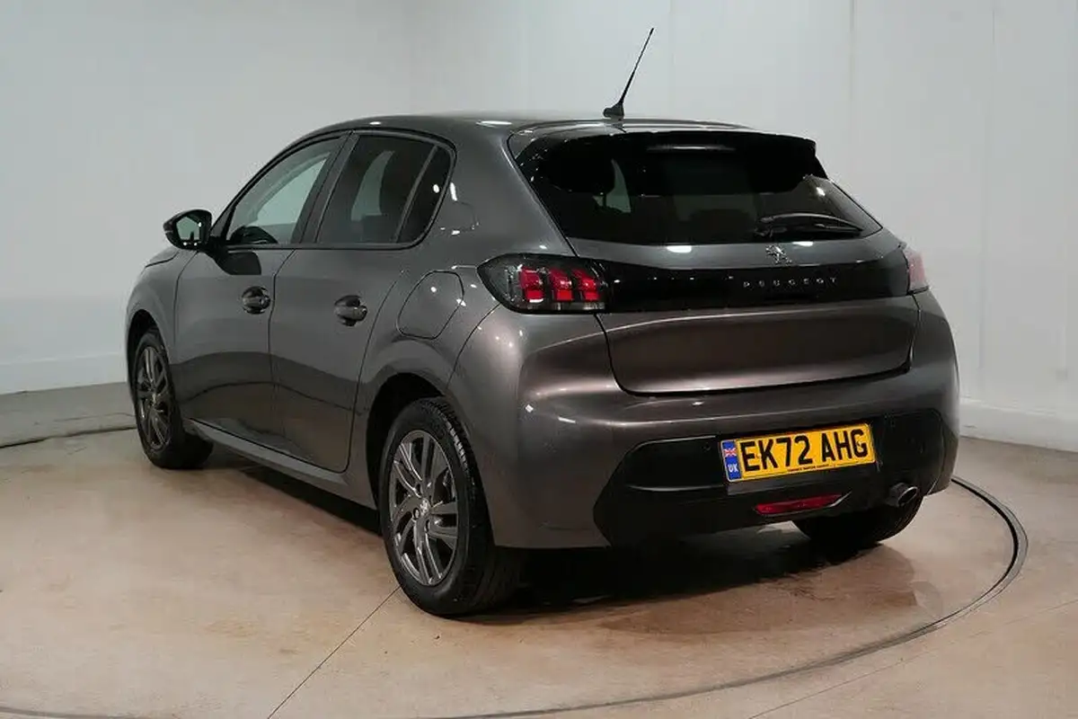 2022-peugeot-208-15-bluehdi-active-premium-big-6