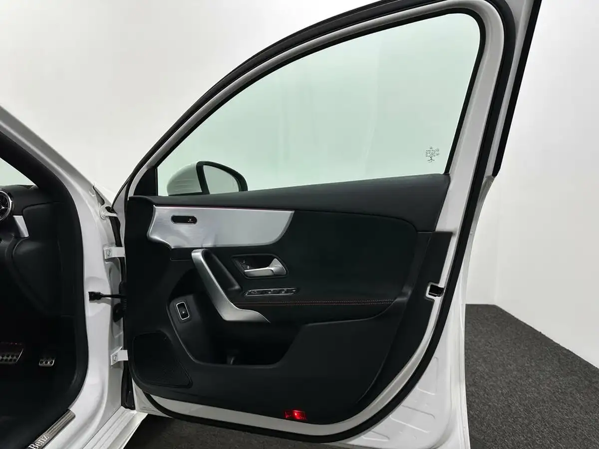 2021-mercedes-benz-a-class-13-a250e-amg-line-premium-hatchback-5d-big-30