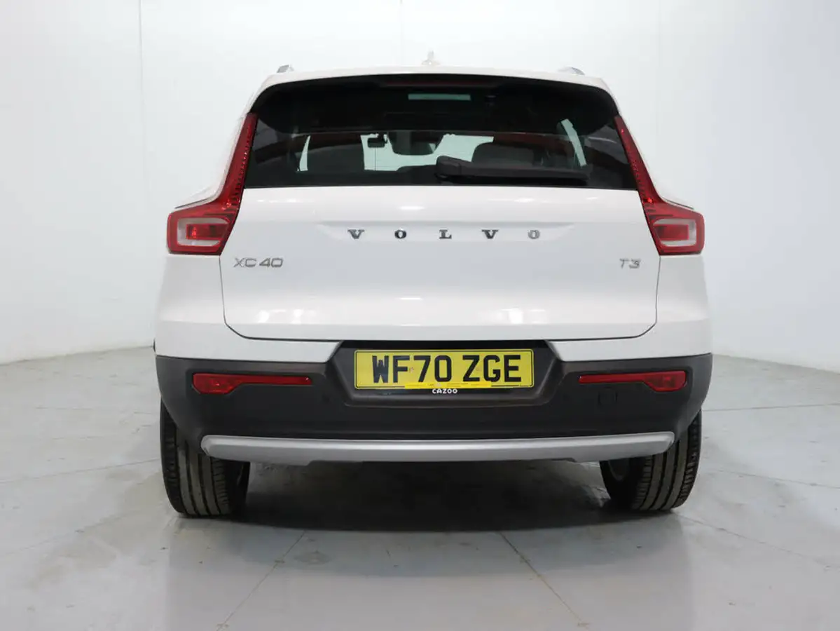 2020-volvo-xc40-15-t3-momentum-big-5