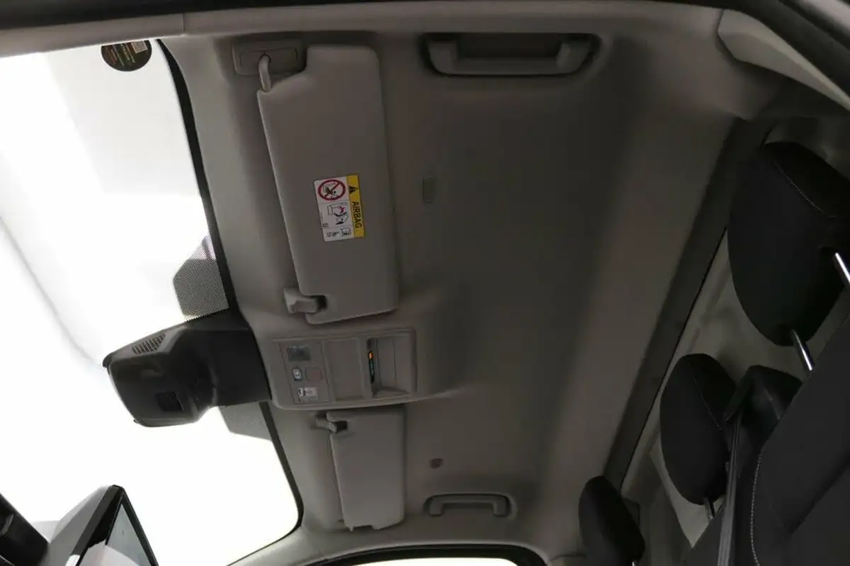 2023-ford-transit-custom-20tdci-320-l2h1-limited-136pseu6e-panel-van-1996cc-auto-big-27