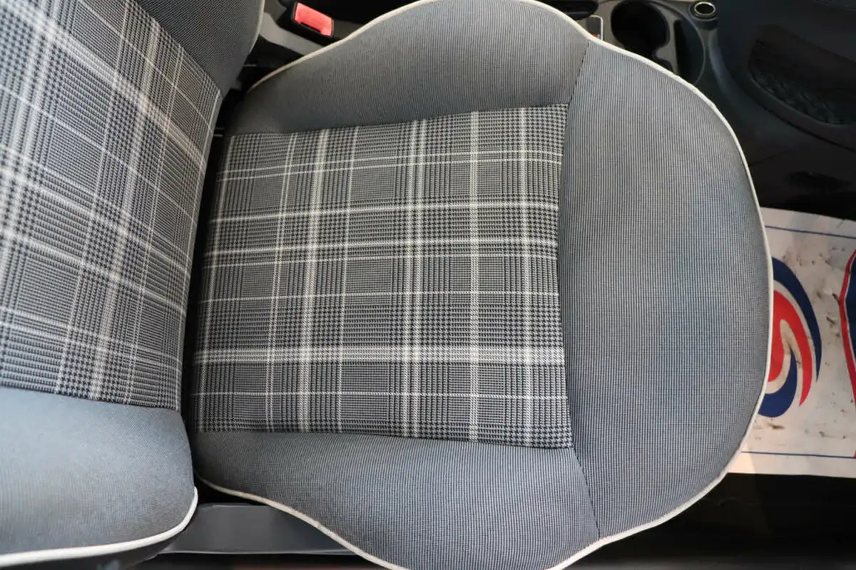 2016-fiat-500-12-lounge-big-21