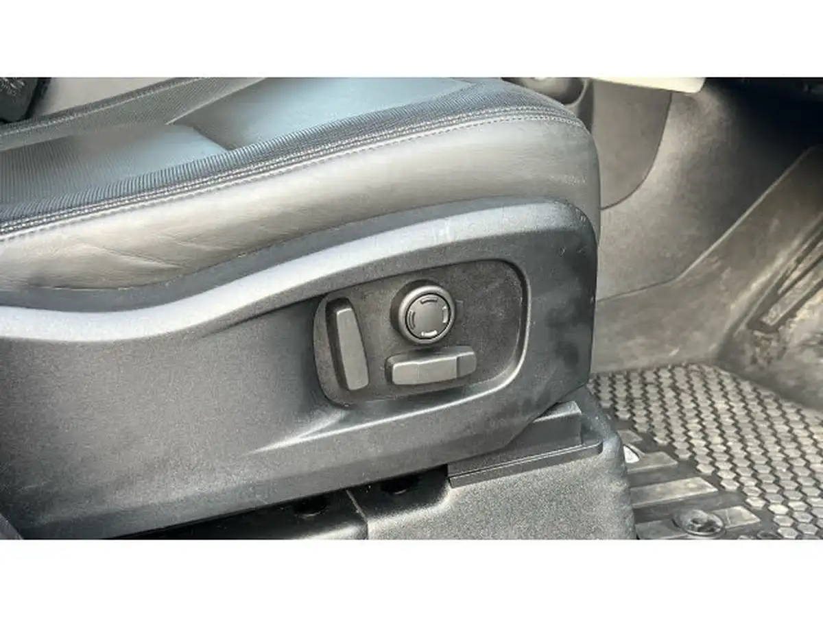 2023-land-rover-110-defender-30-d300-hard-top-x-dynamic-hse-110-big-35