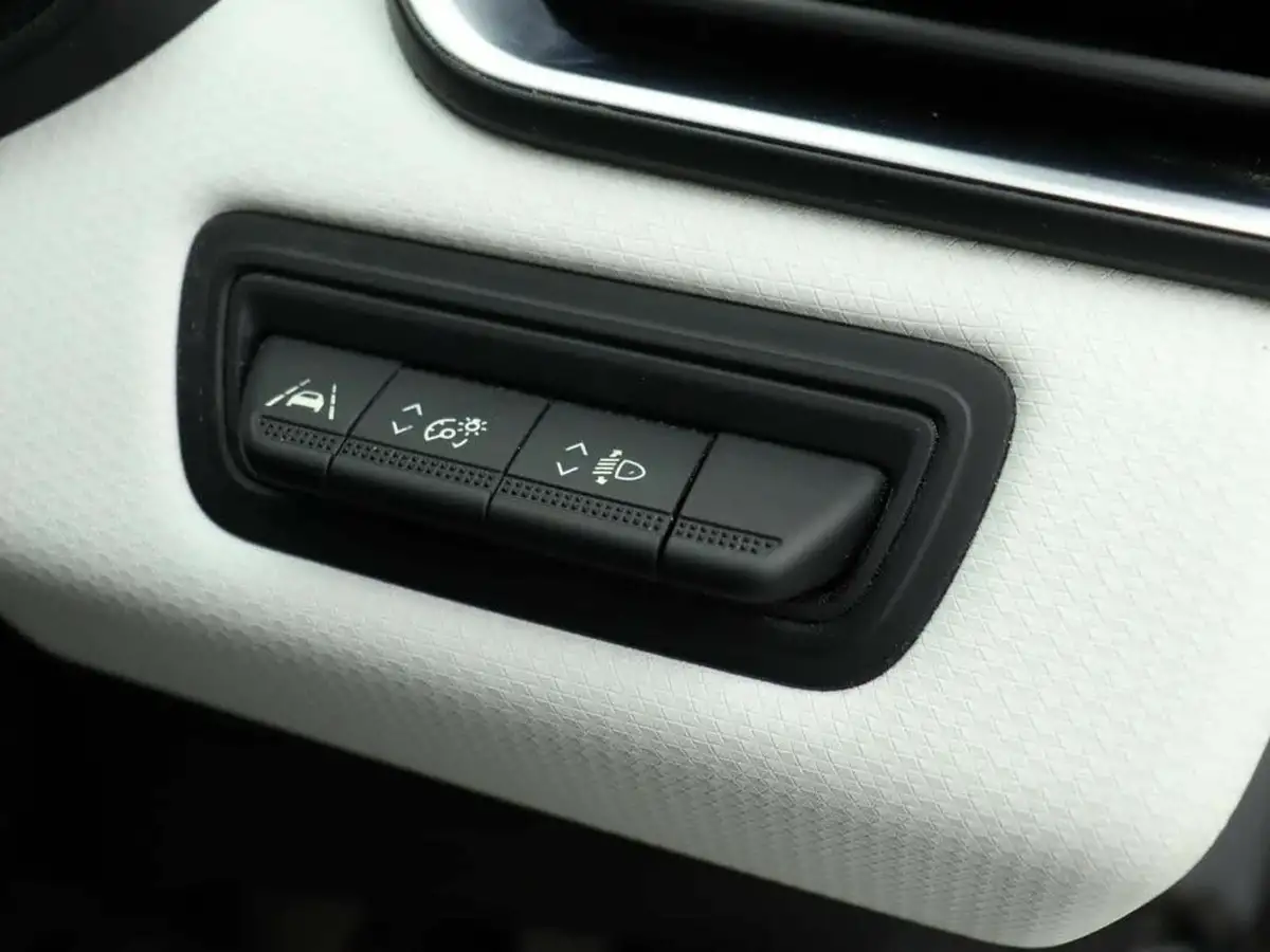 2022-renault-clio-10-tce-techno-big-33