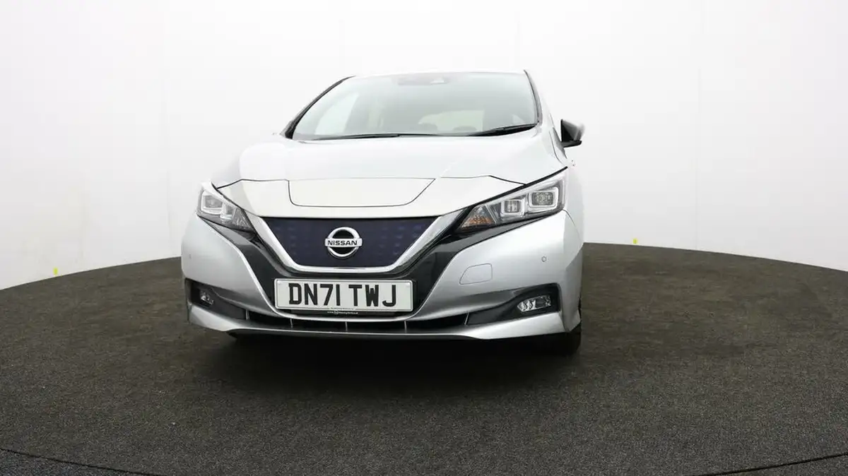 2021-nissan-leaf-e-tekna-big-47