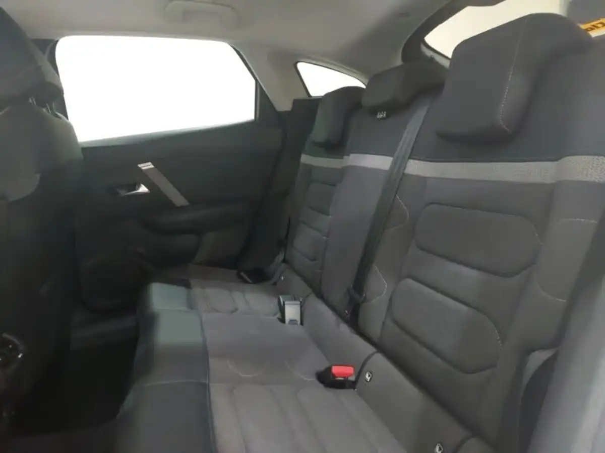 2022-citroen-c4-12-puretech-shine-130ps-big-5