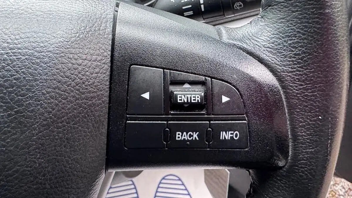 2013-mazda-mazda3-16-tamura-auto-big-12