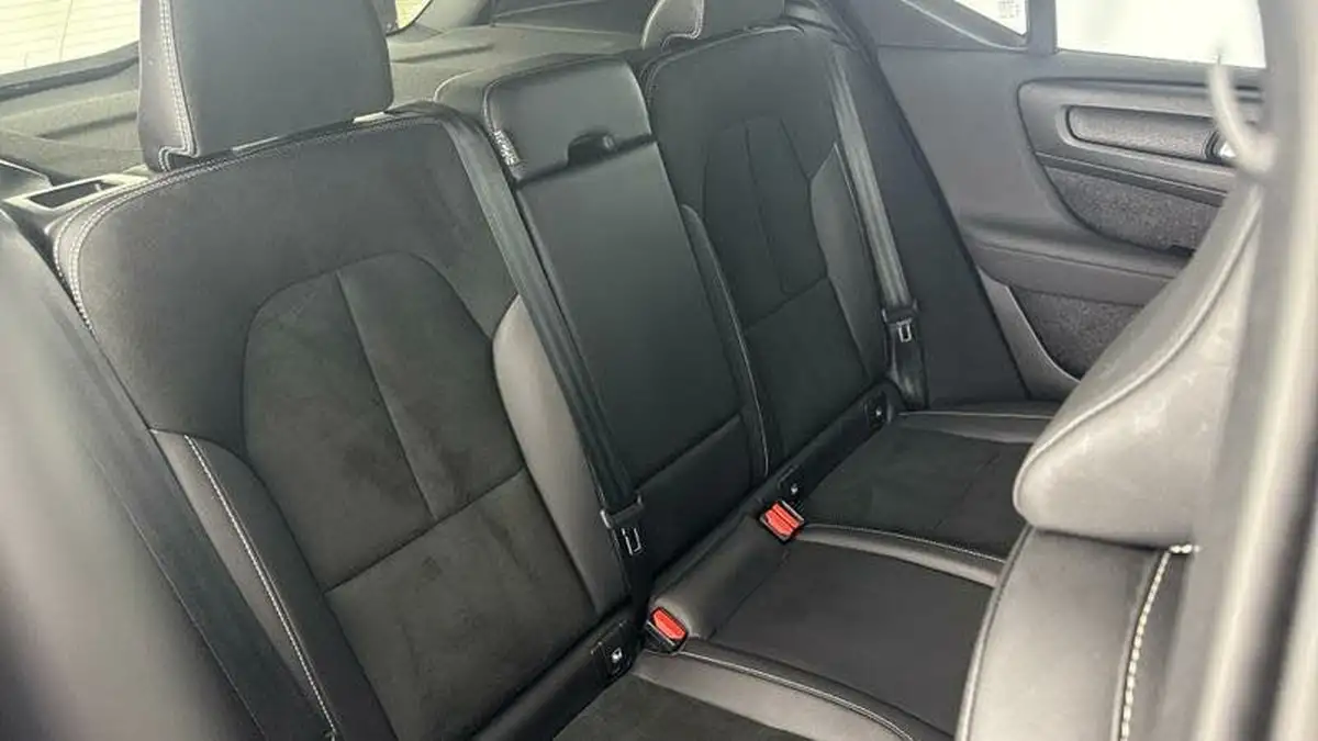 2021-volvo-xc40-15-t5-r-design-pro-258bhp-big-15