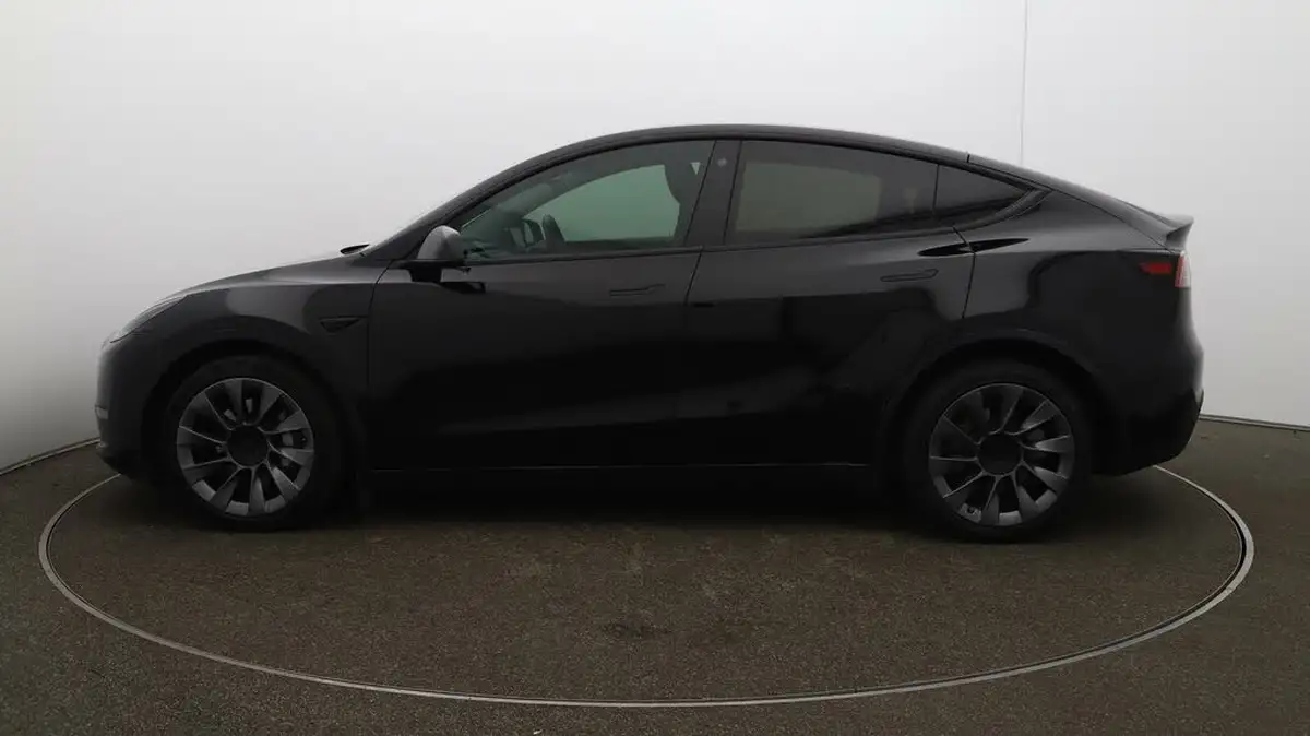 2022-tesla-model-y-e-long-range-big-55
