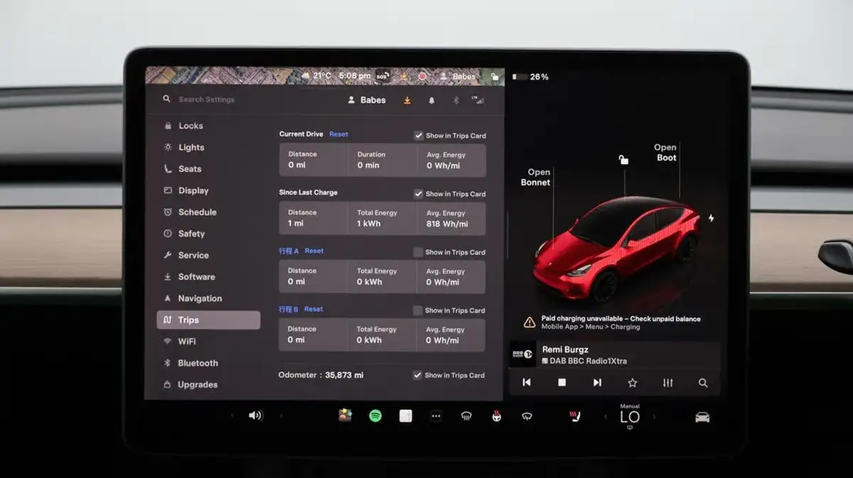 2022-tesla-model-y-e-long-range-big-10