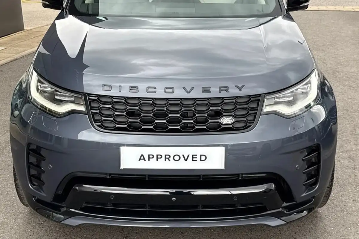 2024-land-rover-discovery-30-d300-dynamic-hse-big-27
