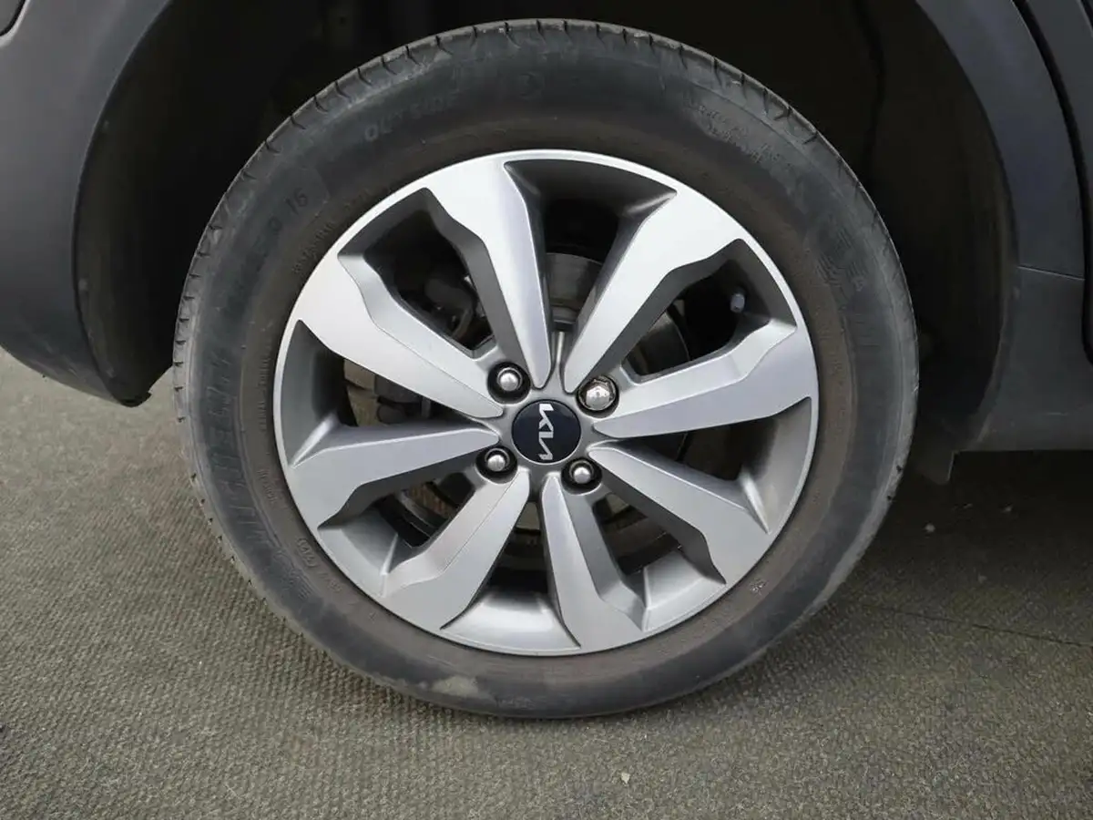 2022-kia-stonic-10-t-gdi-2-dct-big-5