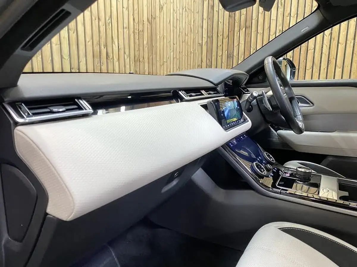 2017-land-rover-range-rover-velar-20-d240-r-dynamic-se-big-51