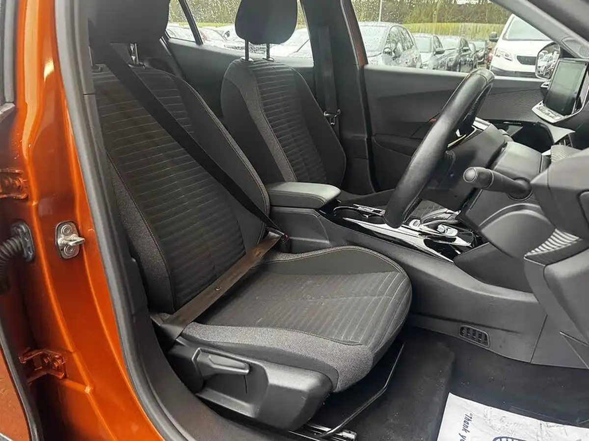 2021-peugeot-2008-suv-e-active-big-25