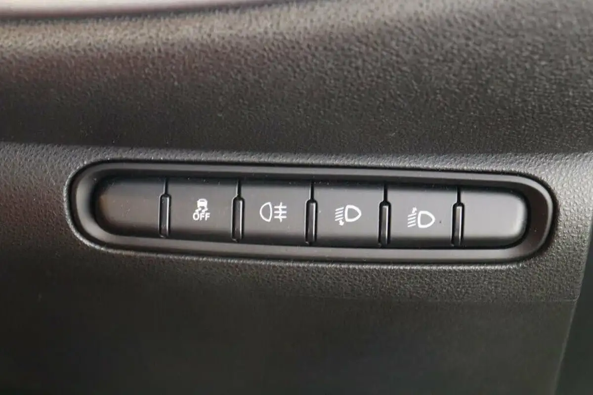 2021-fiat-500-e-red-117bhp-big-17
