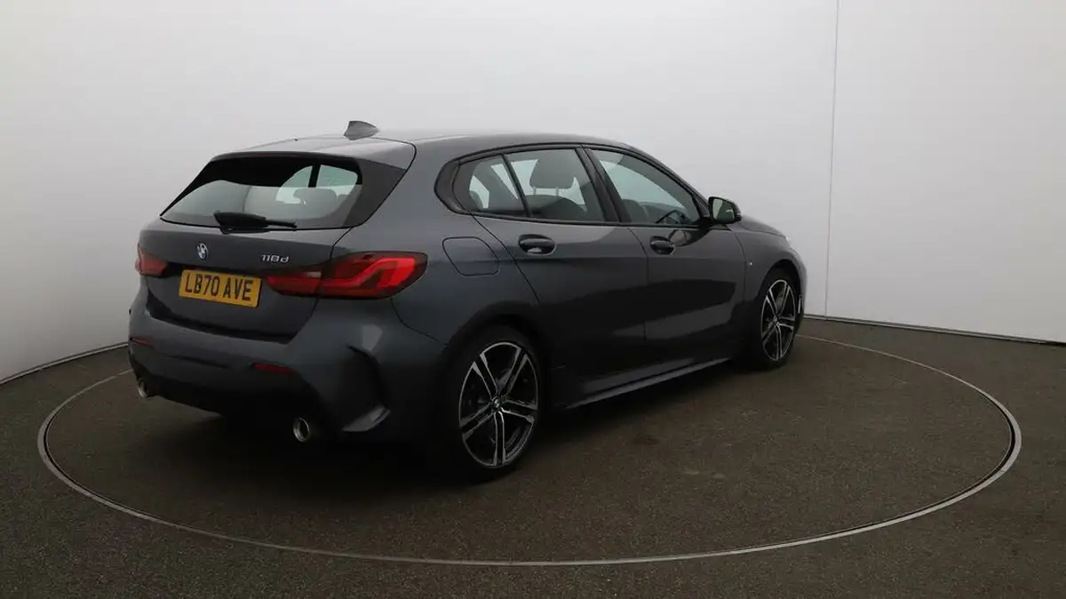 2020-bmw-1-series-20td-118d-m-sport-big-47
