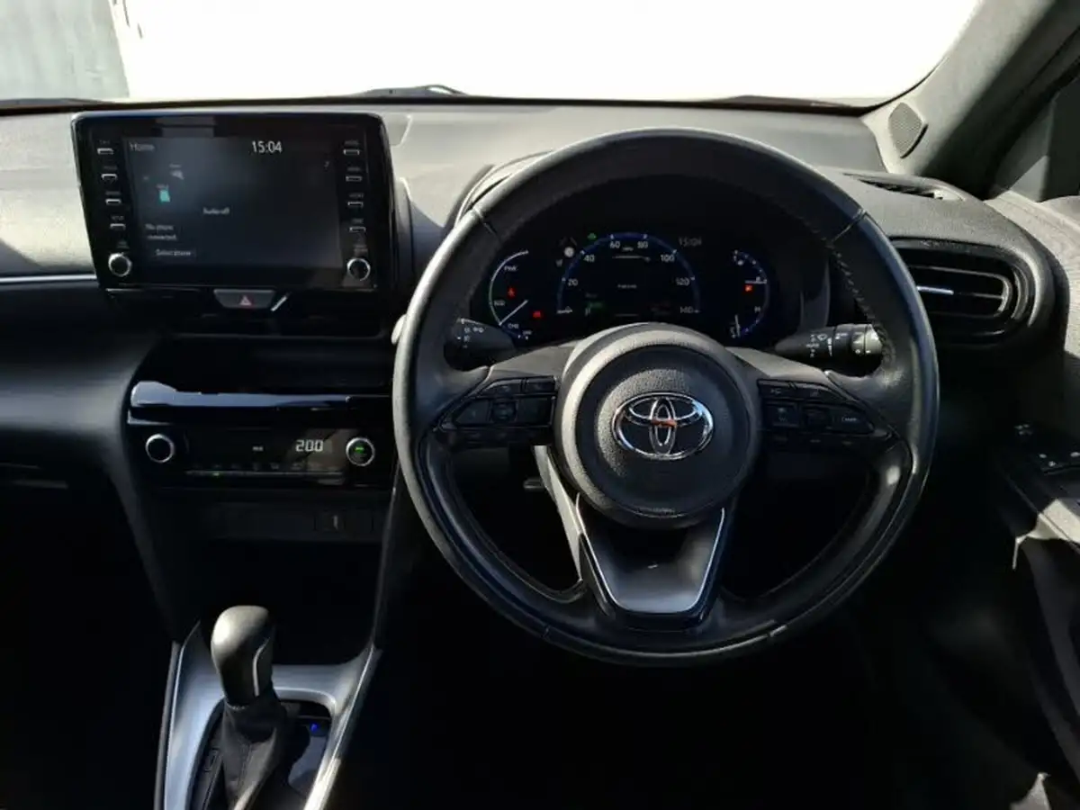 2022-toyota-yaris-15-vvt-i-design-panoramic-roof-big-6