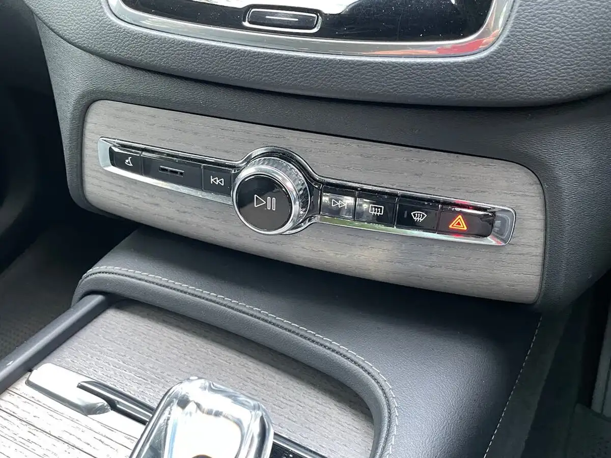 2019-volvo-xc90-20td-b5-inscription-big-22