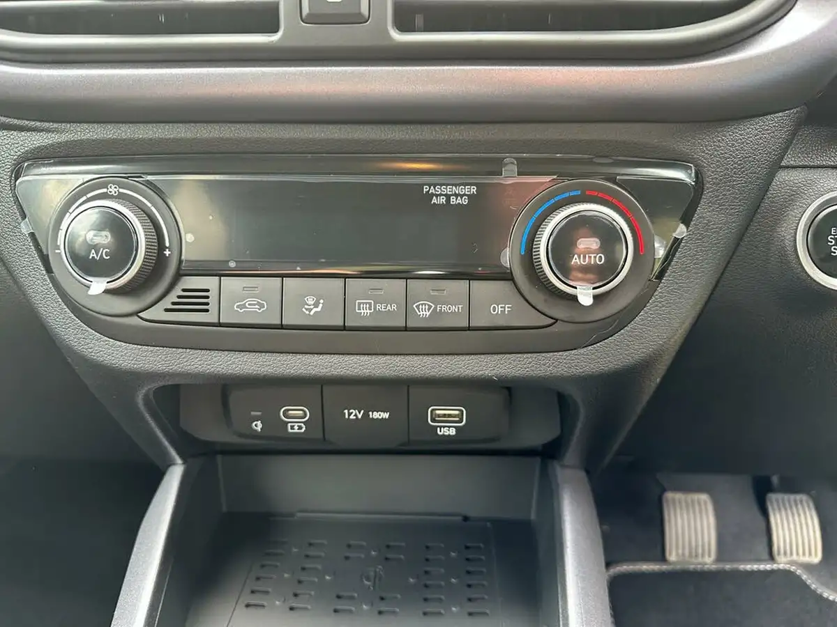2024-hyundai-i10-12-premium-79ps-big-31