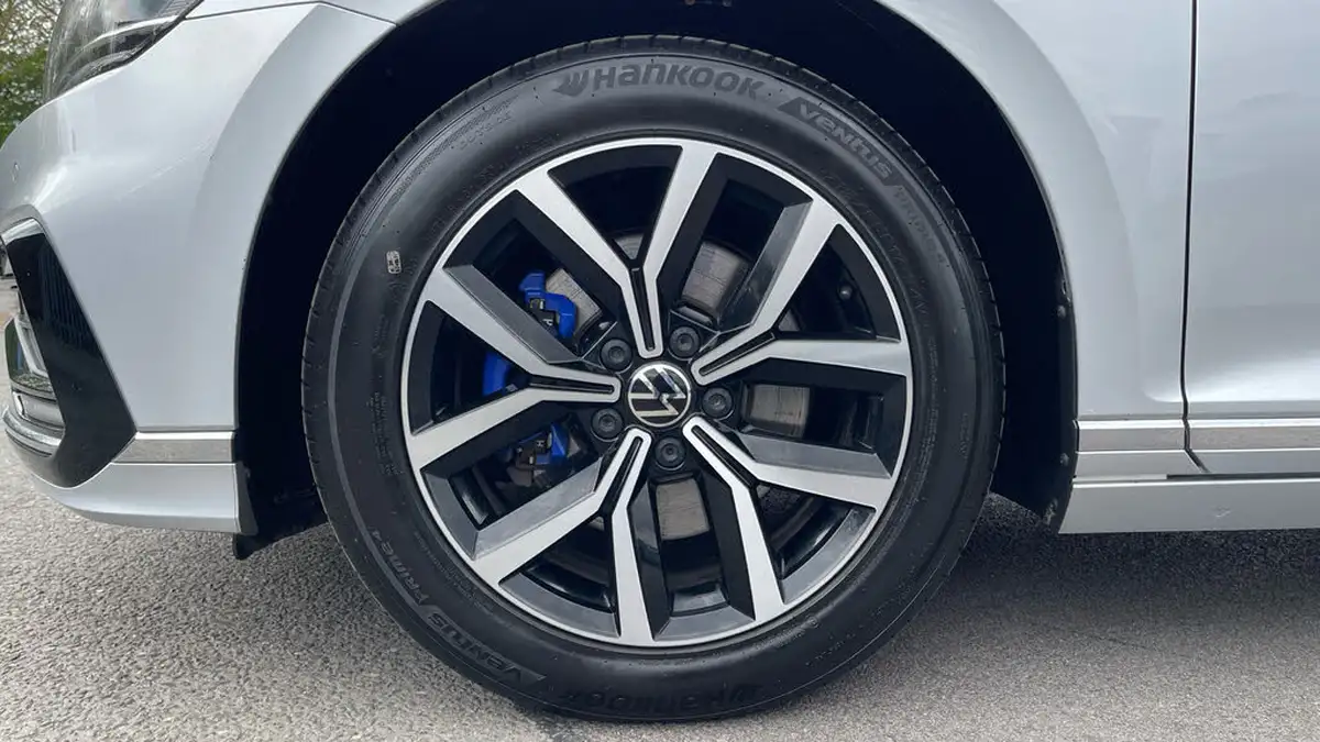 2021-volkswagen-passat-14-tsi-gte-estate-5d-big-16