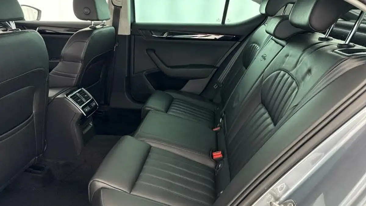 2017-skoda-superb-20-tsi-laurin-klement-220ps-hatchback-big-38