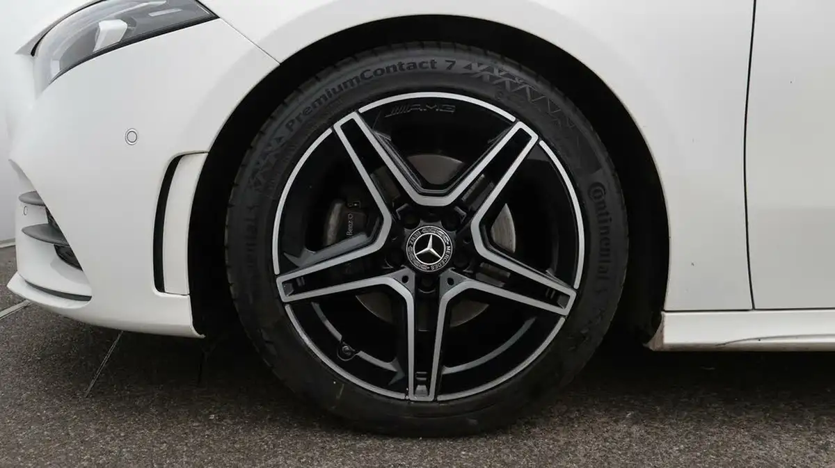 2019-mercedes-benz-a-class-15d-a180d-amg-line-executive-hatchback-5d-7g-dct-big-18