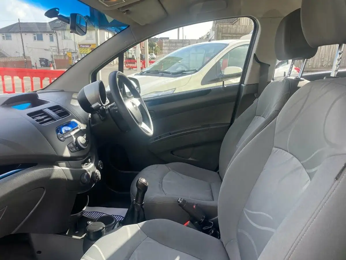 2011-chevrolet-spark-12-ls-big-10