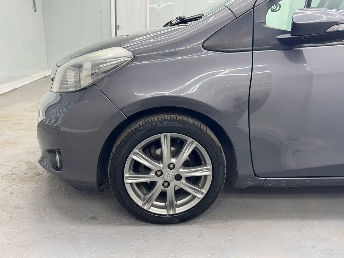 2013-toyota-yaris-133-sr-vvt-i-5d-big-28