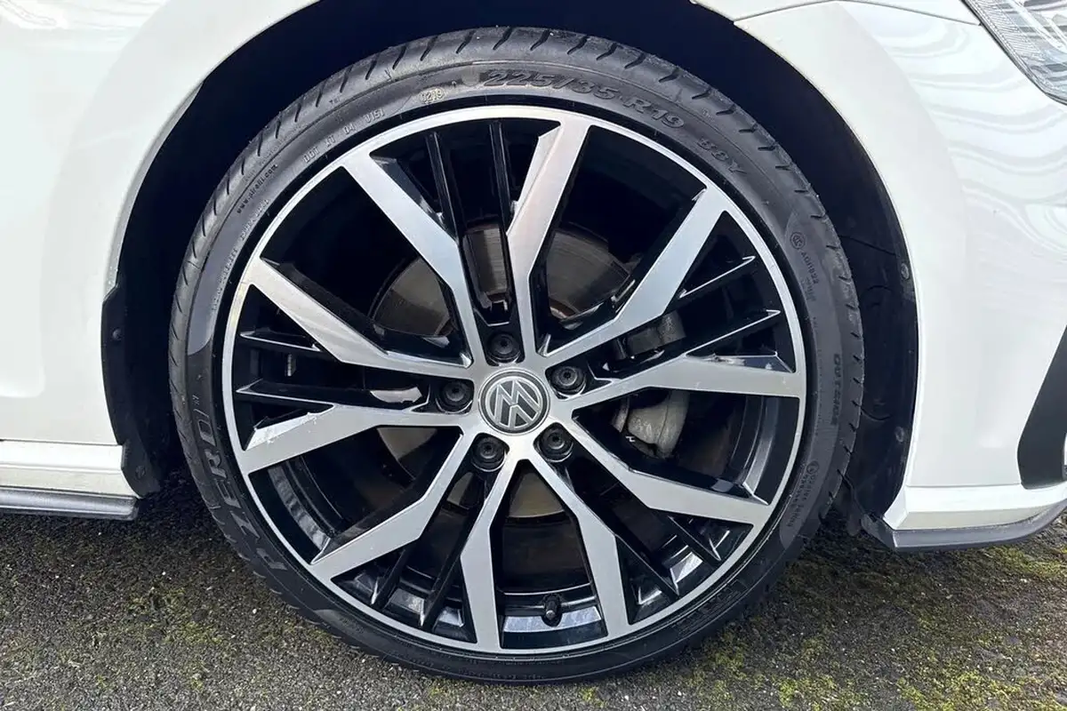 2019-volkswagen-golf-20tdi-gtd-blueline-hatchback-5d-dsg-big-11